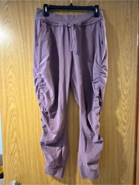 Athleta attitude pants ruched joggers